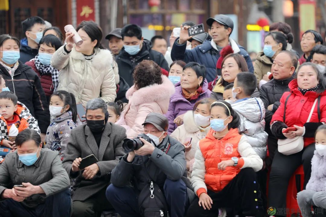 引发数十万人围观——常德河街的元宵节“吊炸天”(图26) 1111.jpg