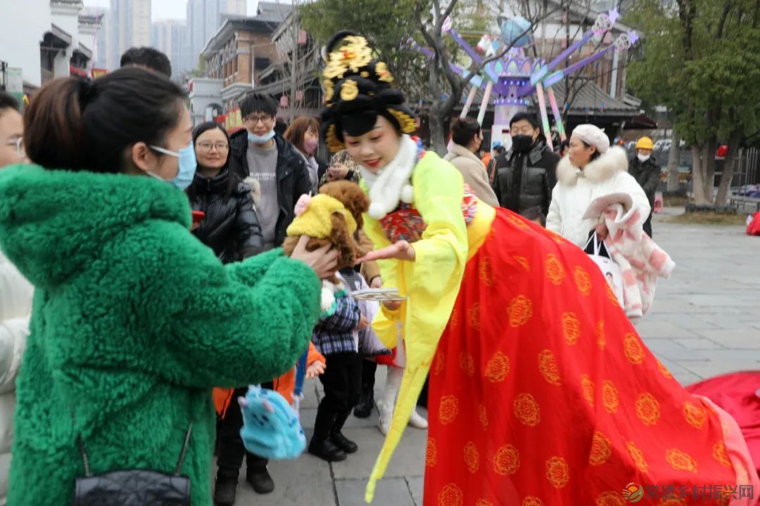 引发数十万人围观——常德河街的元宵节“吊炸天”(图37) 22222.jpg