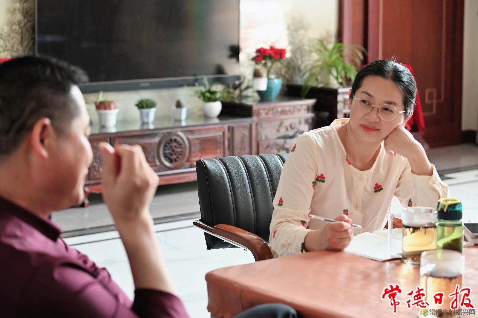 为当代乡村立此存照 ——新闻调查作品集《草坪纪事》创作谈(图3) 微信图片_20230207205936.jpg