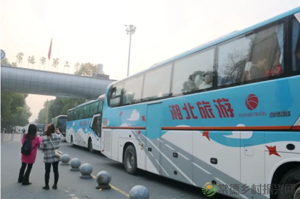 接地气!扎稻草人、捕鱼、种菜、犁地……常德这所学校学生变身“小农夫”(图2) image.png