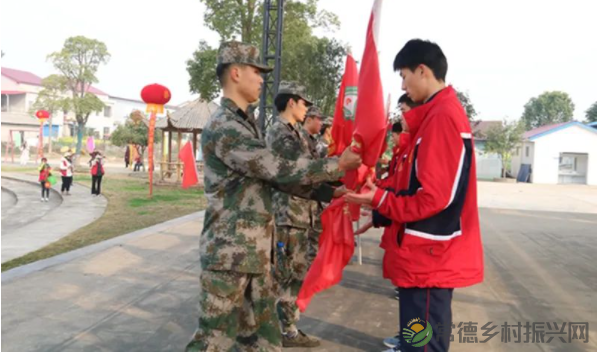 接地气!扎稻草人、捕鱼、种菜、犁地……常德这所学校学生变身“小农夫”(图6) image.png