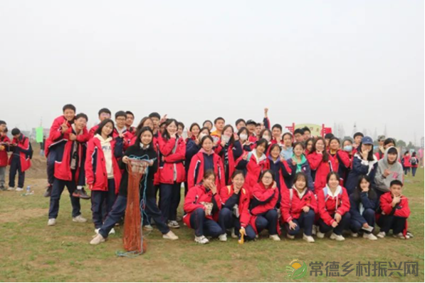 接地气!扎稻草人、捕鱼、种菜、犁地……常德这所学校学生变身“小农夫”(图16) image.png