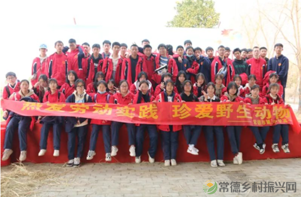 接地气!扎稻草人、捕鱼、种菜、犁地……常德这所学校学生变身“小农夫”(图33) image.png