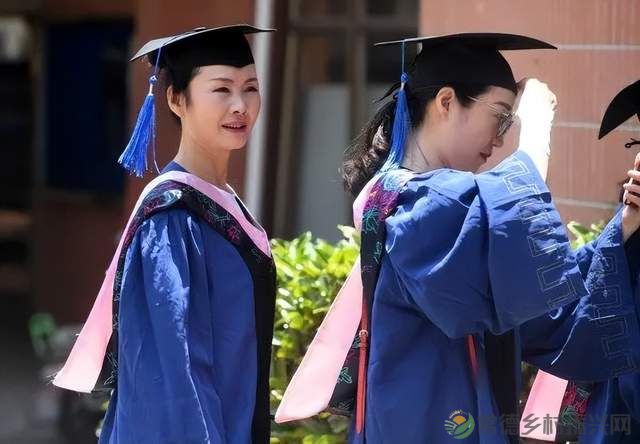 【乐在鼎城】吴碧霞邀请你快来参赛中国常德江南音乐节,还有常德留学博士“励志母亲”周亚松....... (图3) 【乐在鼎城】吴碧霞邀请你快来参赛中国常德江南音乐节,还有常德留学博士“励志母亲”周亚松....... (图3)