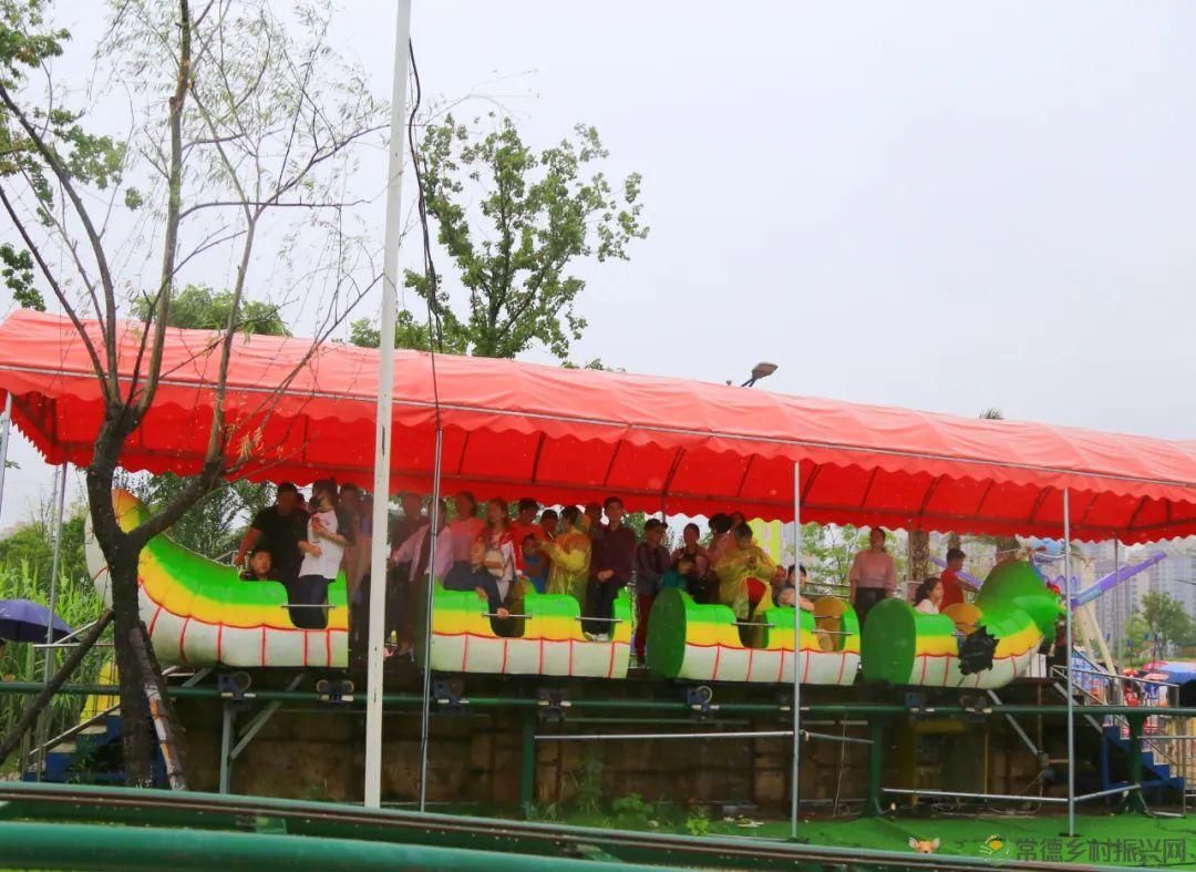 花落谁家?中国•常德鼎城首届阳明湖龙舟赛完美收官(图28) 花落谁家?中国•常德鼎城首届阳明湖龙舟赛完美收官(图28)