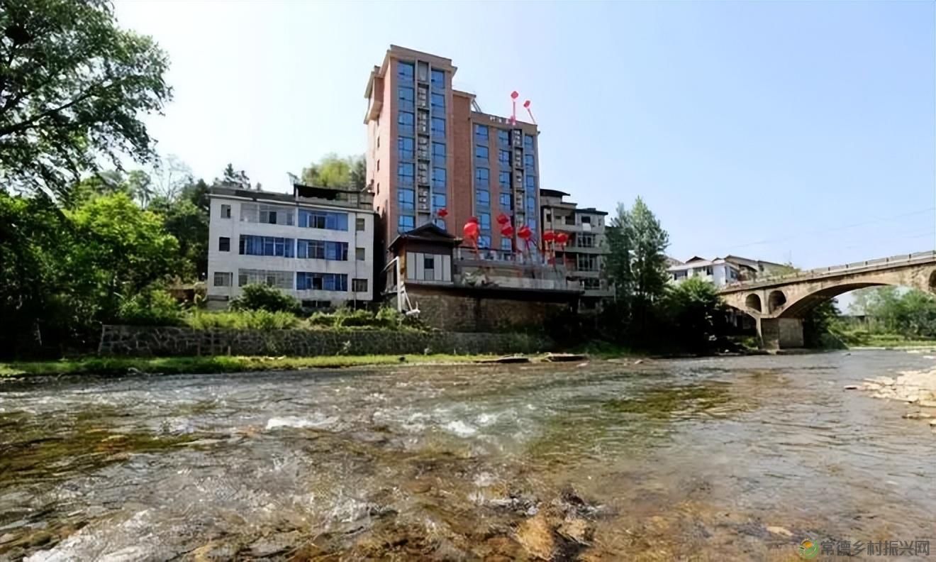 【沙坪印象】夏天均温23℃,一半是水,一半是山,这座乡土味儿的避世小城,值得打卡100次!(图2) 【沙坪印象】夏天均温23℃,一半是水,一半是山,这座乡土味儿的避世小城,值得打卡100次!(图2)