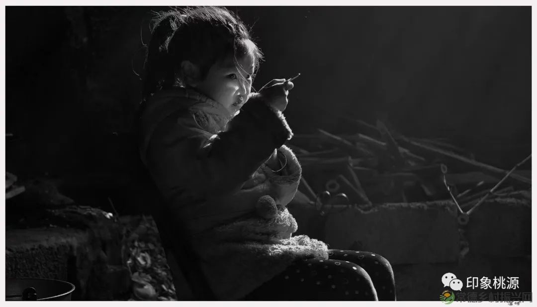 【沙坪印象】夏天均温23℃,一半是水,一半是山,这座乡土味儿的避世小城,值得打卡100次!(图5) 【沙坪印象】夏天均温23℃,一半是水,一半是山,这座乡土味儿的避世小城,值得打卡100次!(图5)