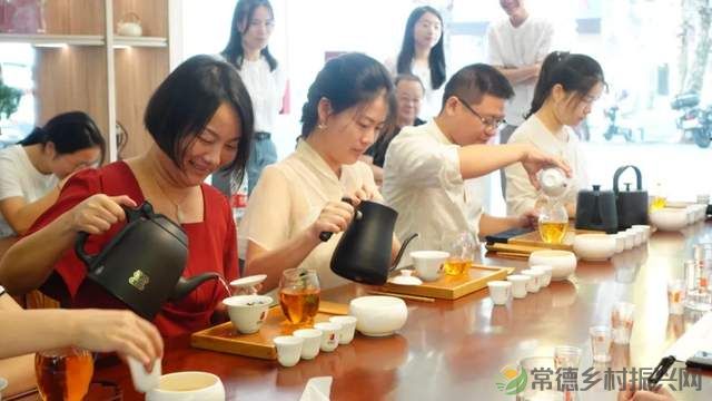 武陵红茶冲泡标准培训班圆满启动 | 泡茶有讲究,做茶不将就(图9) 武陵红茶冲泡标准培训班圆满启动 | 泡茶有讲究,做茶不将就(图9)