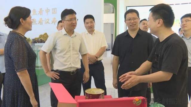 经济日报湖南记者站负责人来汉寿采访调研甲鱼产业(图2) 经济日报湖南记者站负责人来汉寿采访调研甲鱼产业(图2)