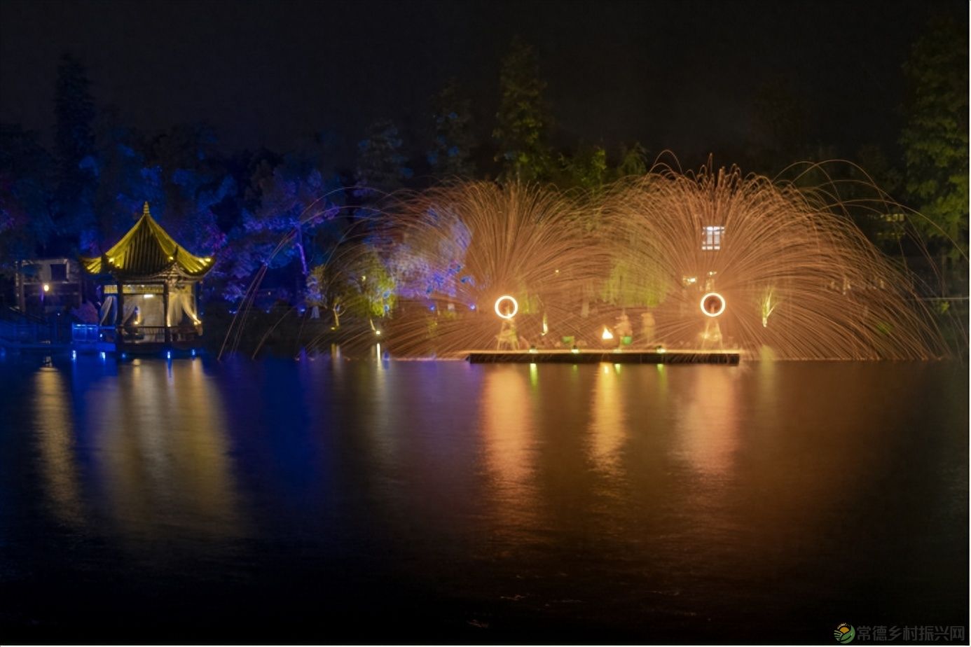 【双节特辑】常德桃花源景区人气爆棚!游客共度欢乐佳节!(图5) 【双节特辑】常德桃花源景区人气爆棚!游客共度欢乐佳节!(图5)