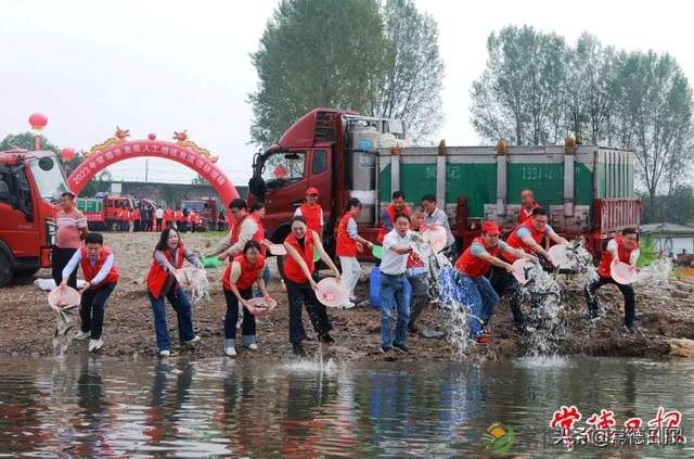 湖南常德:892万尾鱼苗投放沅江(图2) 湖南常德:892万尾鱼苗投放沅江(图2)