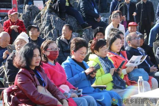 当高山恋上草场,当民谣唱响太平,请聆听大自然与音符的激情碰撞(图20) 当高山恋上草场,当民谣唱响太平,请聆听大自然与音符的激情碰撞(图20)