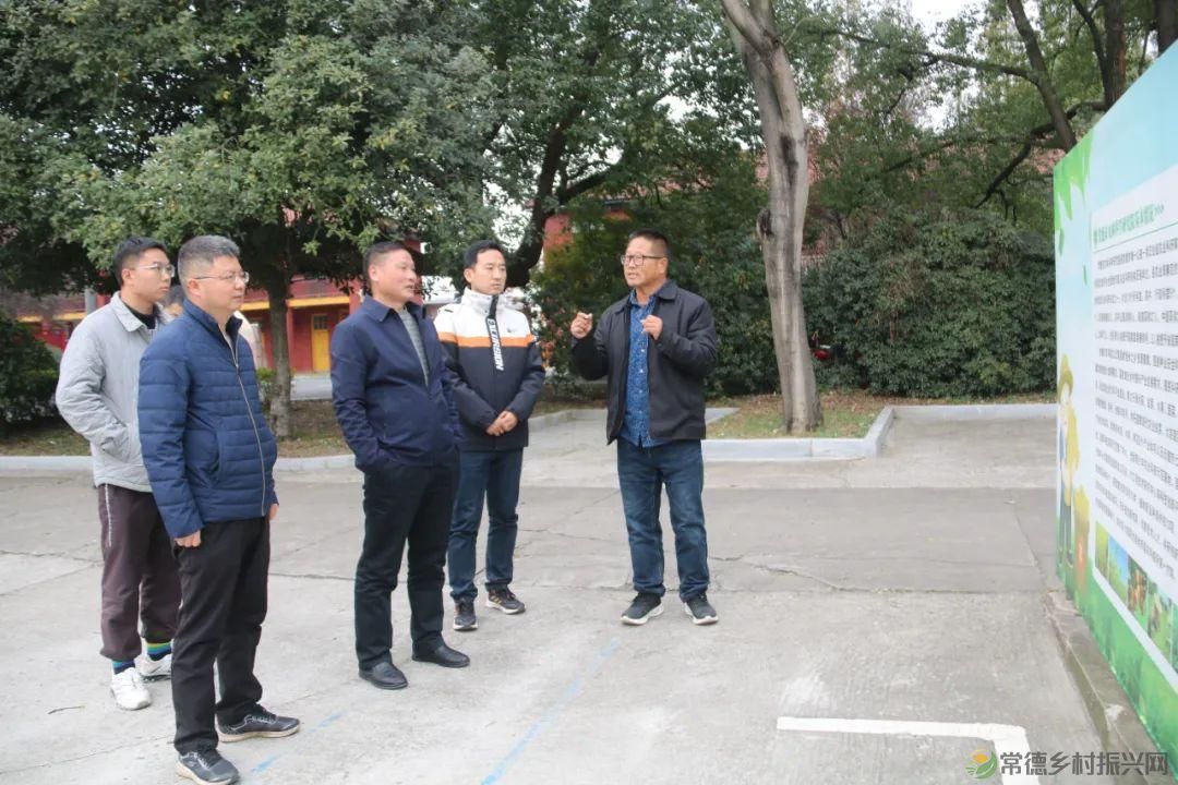 省园艺所专家团来常德市指导果树种业创新工作(图2) 省园艺所专家团来常德市指导果树种业创新工作(图2)