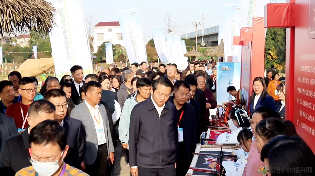 2023年湖南省(冬季)乡村文化旅游节、湖南省冬季“村晚”示范展示活动暨第二届常德市旅游发展大会精彩启幕(图8) 2023年湖南省(冬季)乡村文化旅游节、湖南省冬季“村晚”示范展示活动暨第二届常德市旅游发展大会精彩启幕(图8)