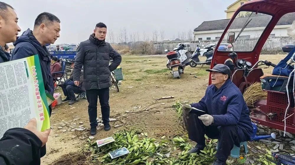 常德市林业局开展《中华人民共和国种子法》普法宣传活动(图2) 常德市林业局开展《中华人民共和国种子法》普法宣传活动(图2)