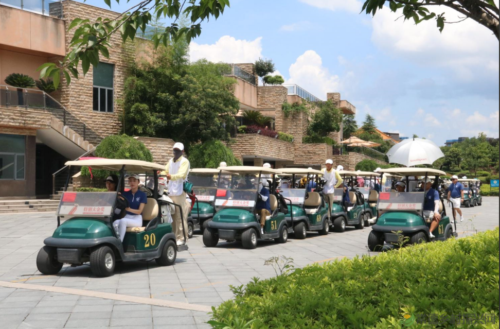 品“千年国”酒 打快乐高球——张家界高尔夫第三届“千年国酒杯”邀请赛圆满收官(图34) 品“千年国”酒 打快乐高球——张家界高尔夫第三届“千年国酒杯”邀请赛圆满收官(图34)