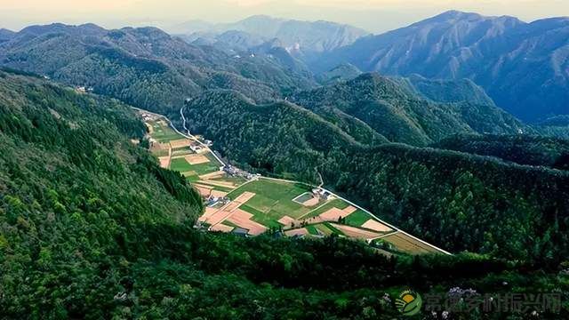 不一样的上马墩 | 民谣音乐 高山露营 这里风光最太平(图7)