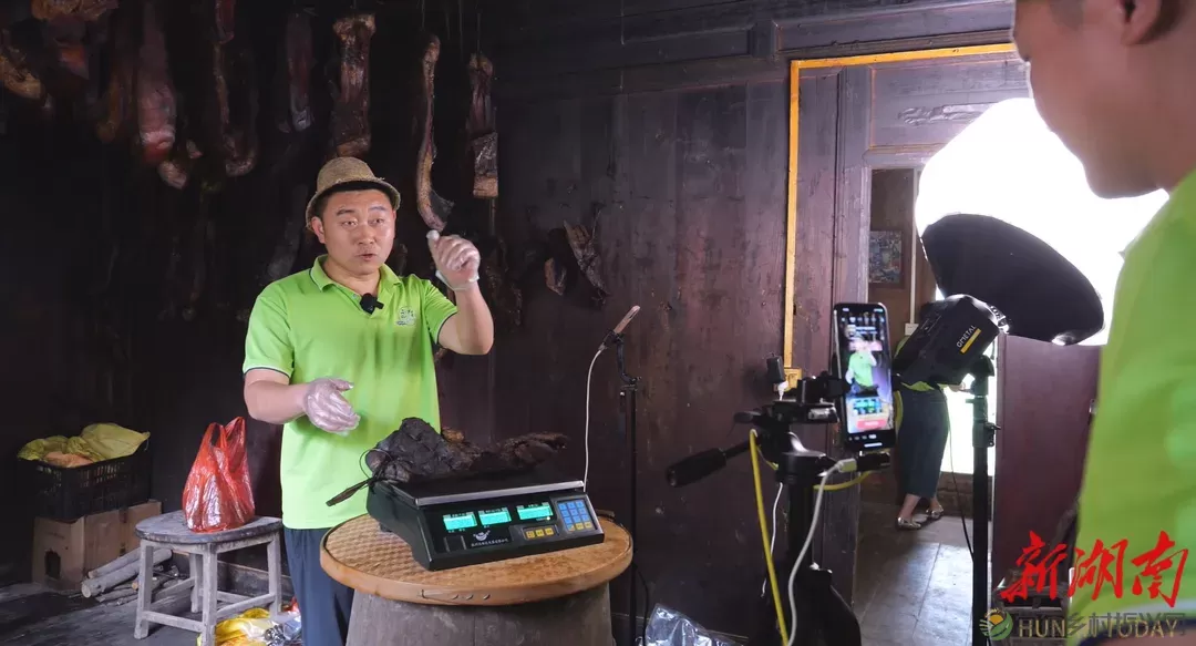 常德“大山里的滔支书”让家乡农产品出圈又出山 10万粉丝和他一起建设乡村