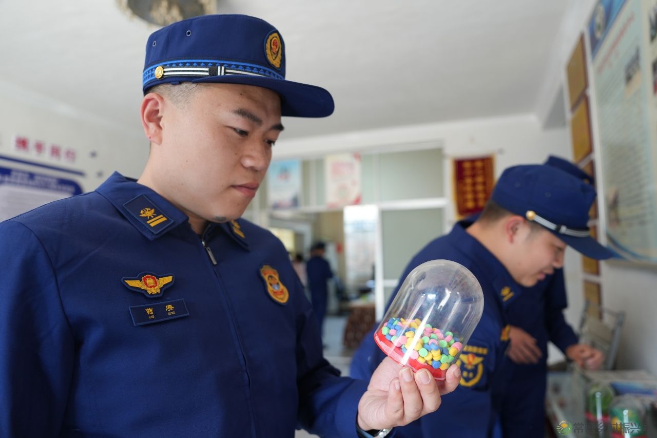 常德消防特勤指战员接受禁毒警示教育(图4)