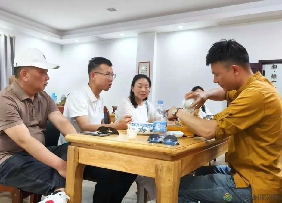 常德市茶文化促进会2025茶企对接活动走进桃源君和茶业(图10)