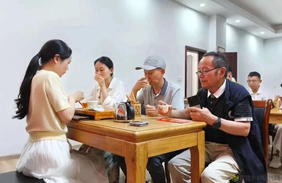 常德市茶文化促进会2025茶企对接活动走进桃源君和茶业(图12)