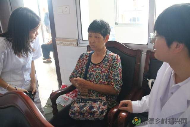 健康服务践初心 仁者医心护乡邻(图3) 健康服务践初心 仁者医心护乡邻(图3)