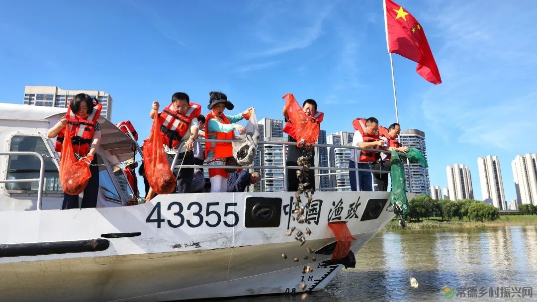常德市举办2025年鱼类人工增殖放流活动(图2) 图片