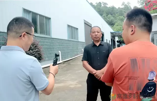 九九太浮——开启本土知名品牌岩涌泉水的典范标志，湖南人的骄傲